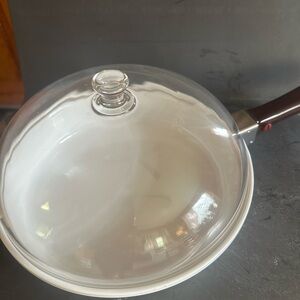 Elegant White Frying Pan with Glass Lid